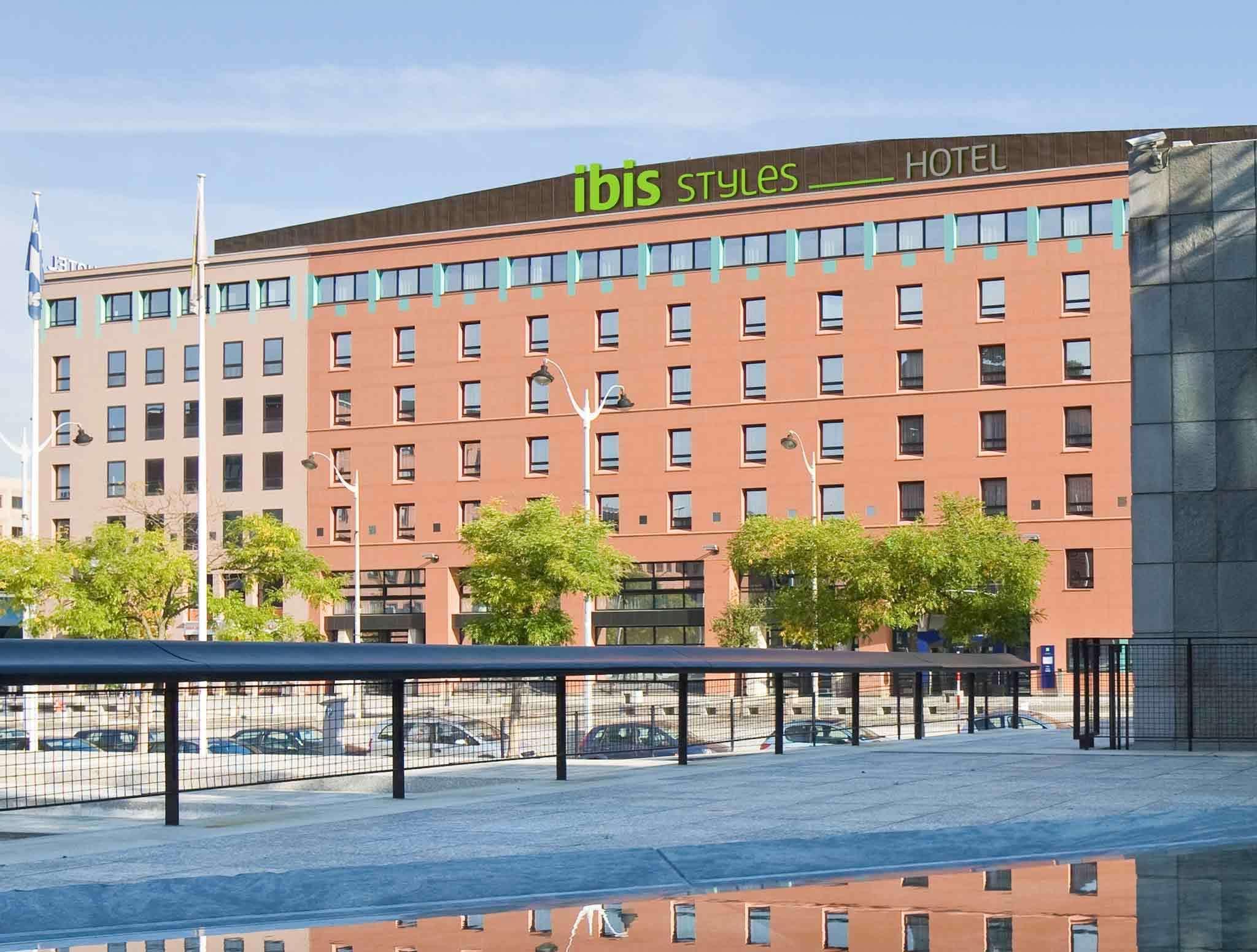 Ibis Styles Evry And Events 3* Courcouronnes