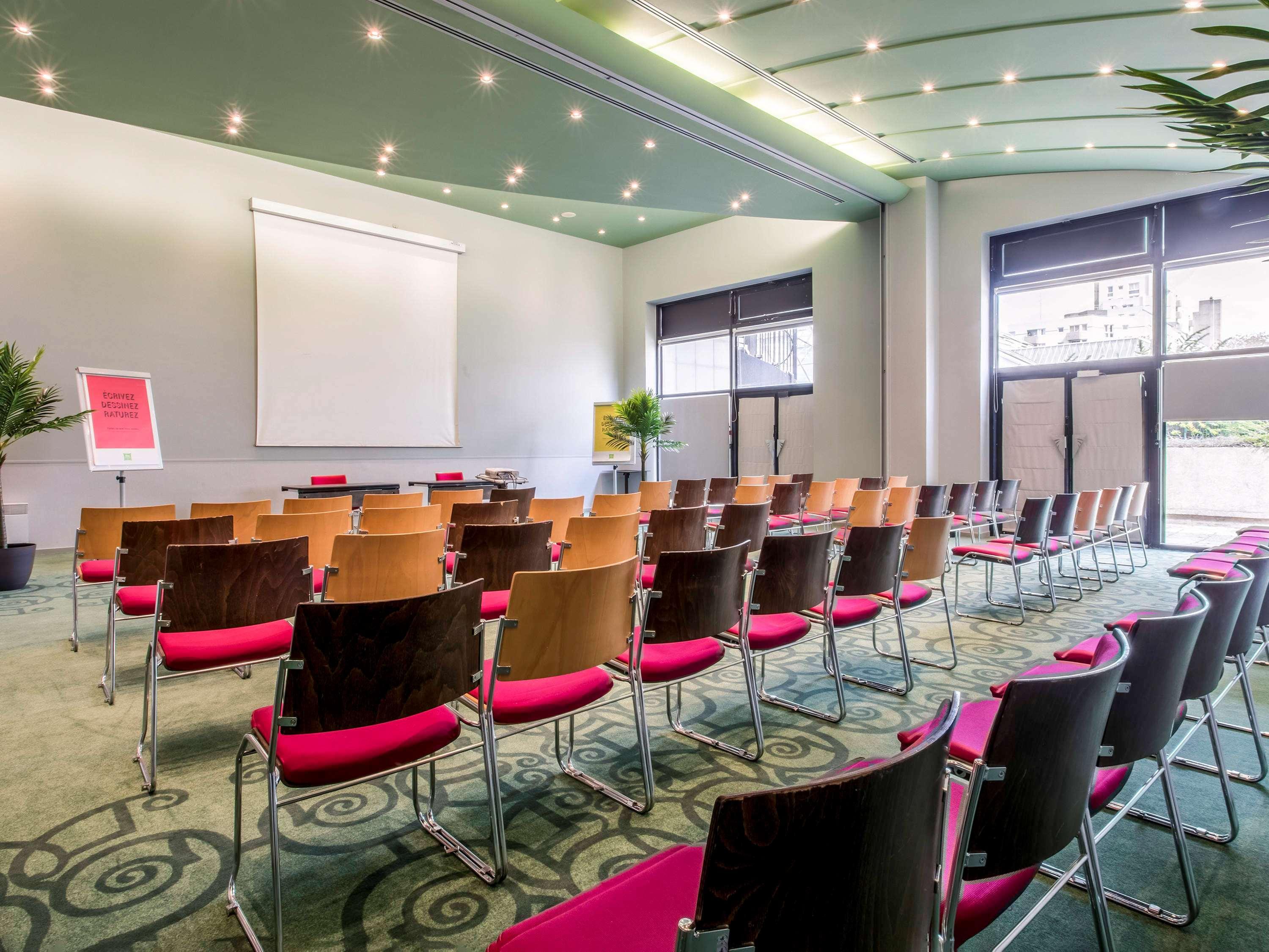 Ibis Styles Evry And Events 3*