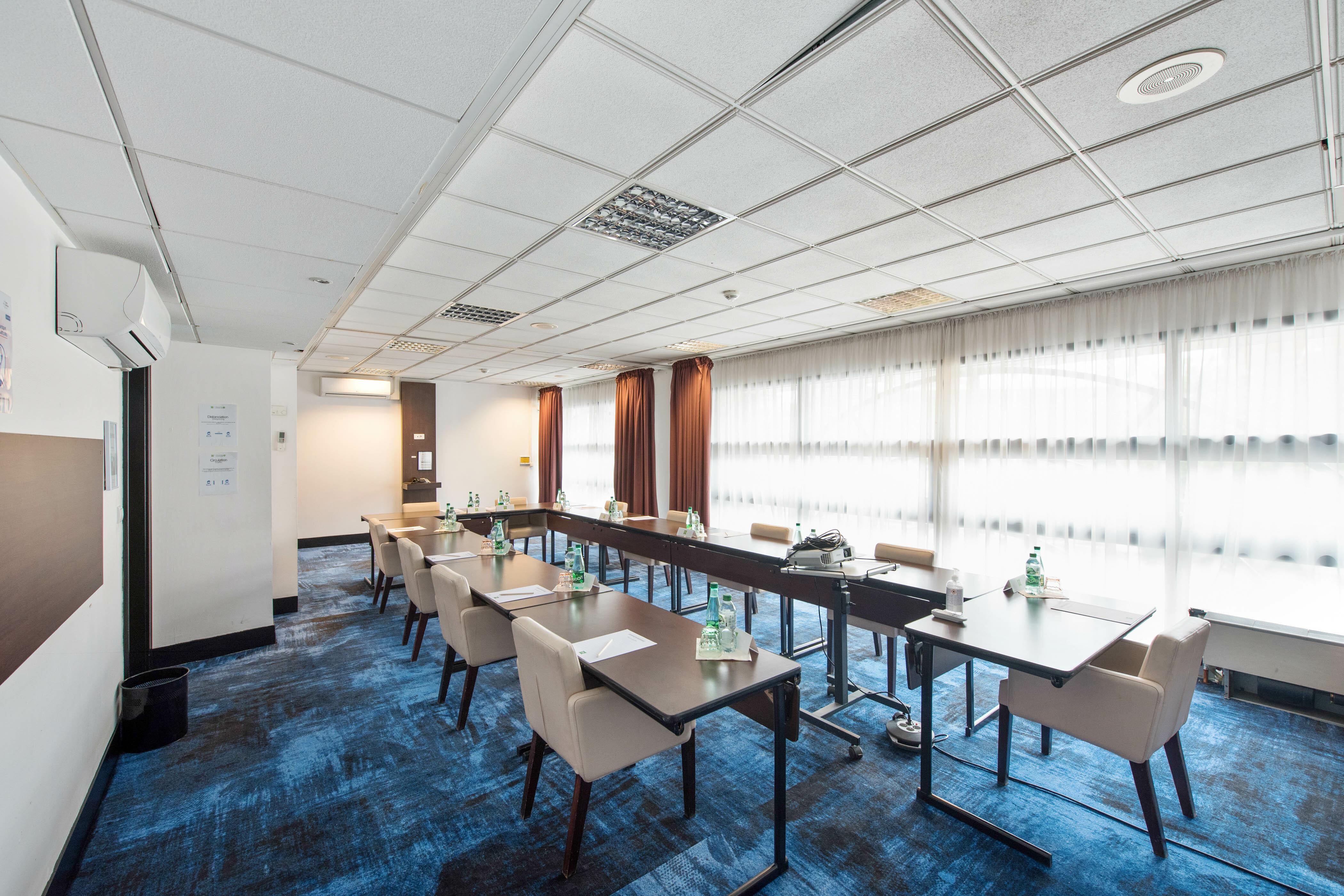 Ibis Styles Evry And Events Hotel Courcouronnes