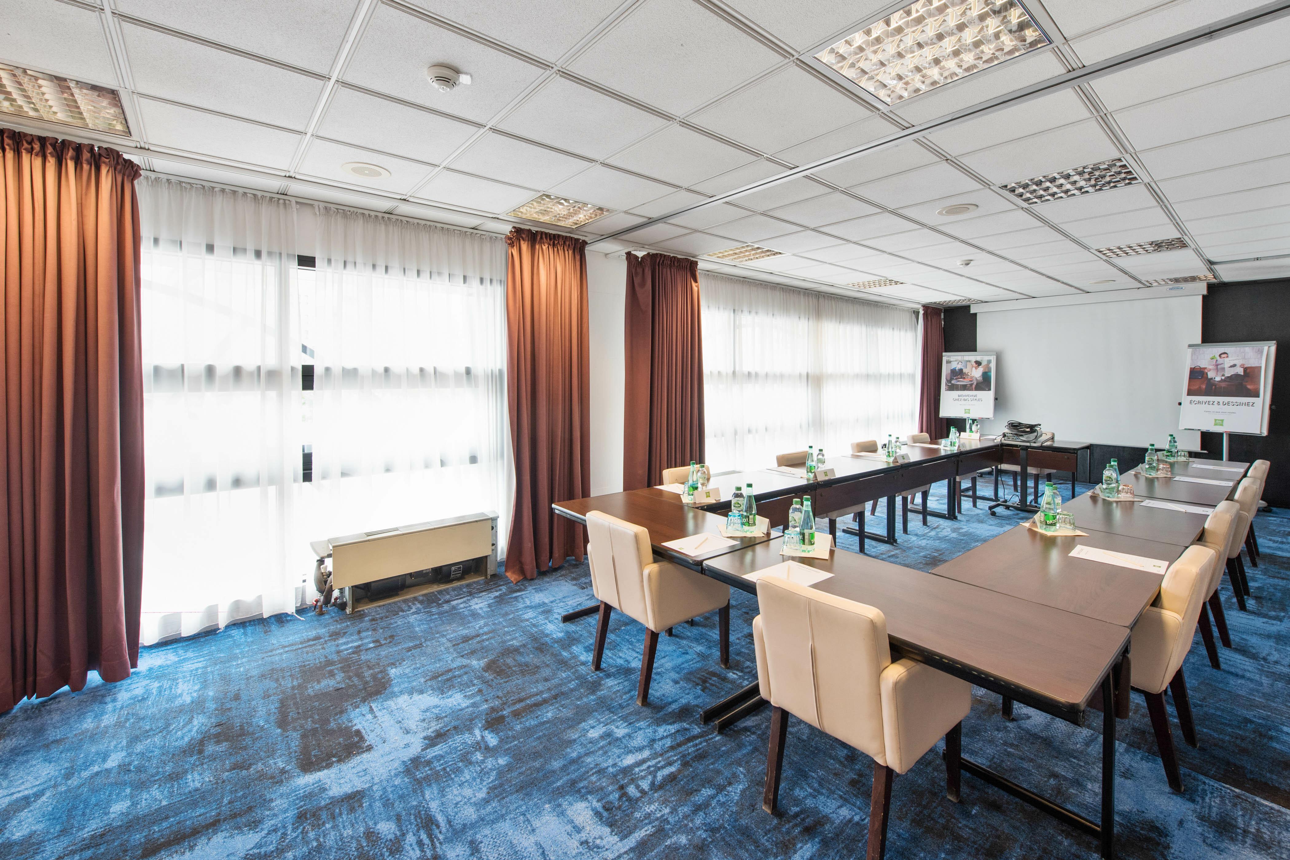 Hotel Ibis Styles Evry And Events