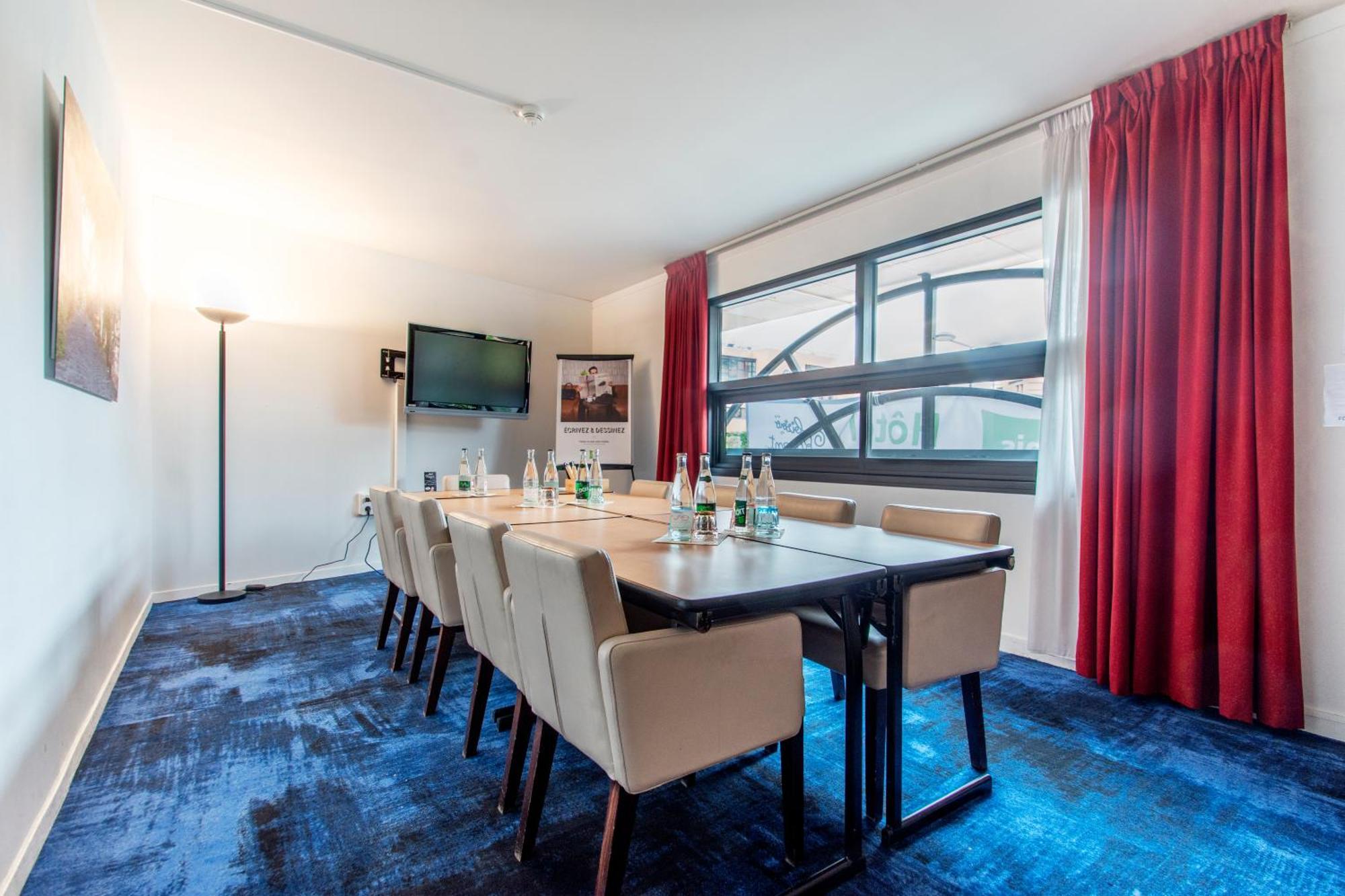 Ibis Styles Evry And Events 3* Courcouronnes